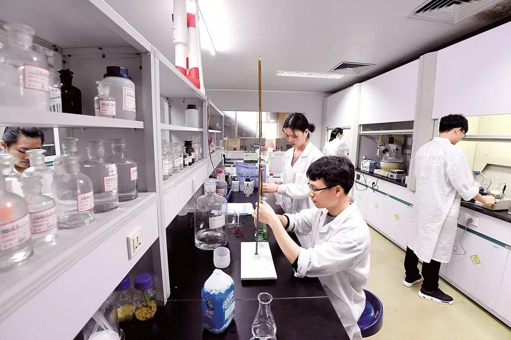 64歲仍堅守一線，梧州這個為“產(chǎn)品質(zhì)量和榮譽(yù)而戰(zhàn)”的團(tuán)隊獲國家級榮譽(yù)