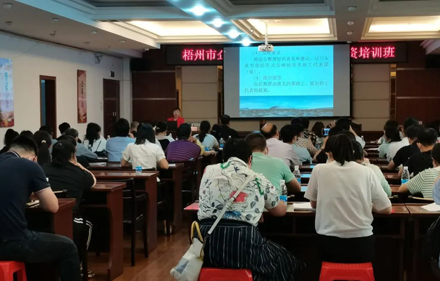 模擬課堂的“沉浸式”學(xué)習(xí)，讓學(xué)員大呼過癮