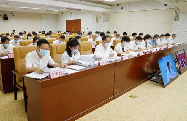 廣西學(xué)習(xí)貫徹習(xí)近平總書記重要指示精神深入推進(jìn)產(chǎn)業(yè)工人隊(duì)伍建設(shè)改革電視電話會(huì)議召開(kāi)