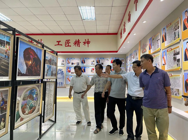 全市職工攝影展開(kāi)幕，每一張都是超然大片