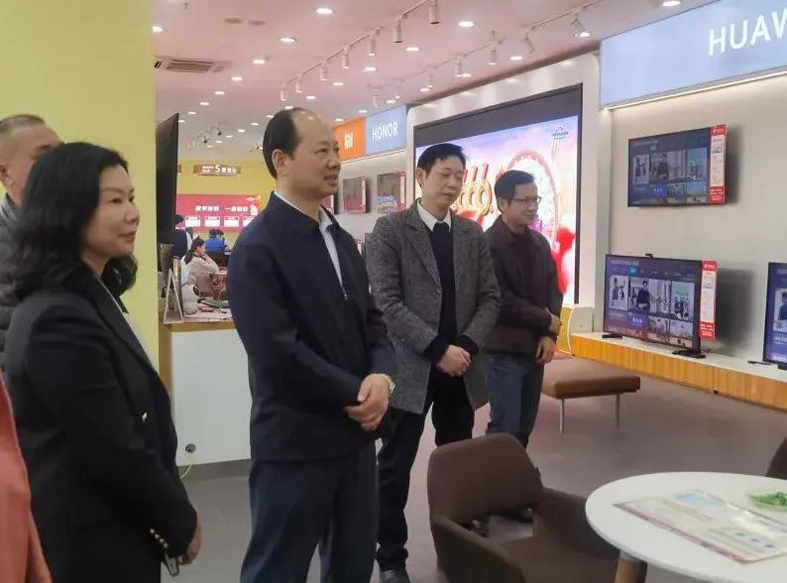 市總工會(huì)開展戶外勞動(dòng)者服務(wù)站點(diǎn)專項(xiàng)調(diào)研，全面推進(jìn)職工服務(wù)陣地建設(shè)工作