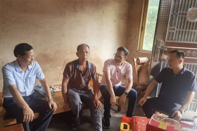 市總工會(huì)開展入戶走訪，助力鄉(xiāng)村振興工作