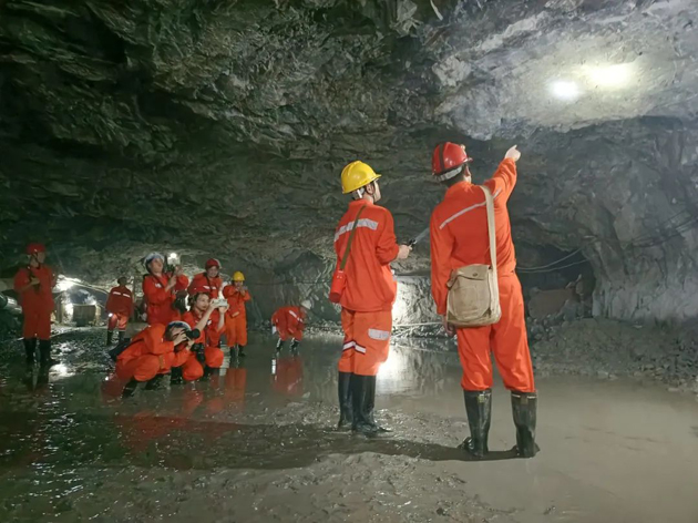 get技能！ 佛子公司工會(huì)舉辦攝影知識(shí)培訓(xùn)班