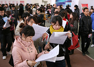 梧州：創(chuàng)業(yè)帶動(dòng)就業(yè) 上半年城鄉(xiāng)新增就業(yè)五萬多人次