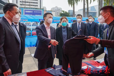 “梧州人愛用梧州產(chǎn)品”暨工業(yè)產(chǎn)品冬季展銷活動(dòng)啟動(dòng)